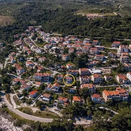 Jela - 50 M From