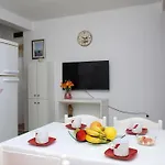 Jela Postira